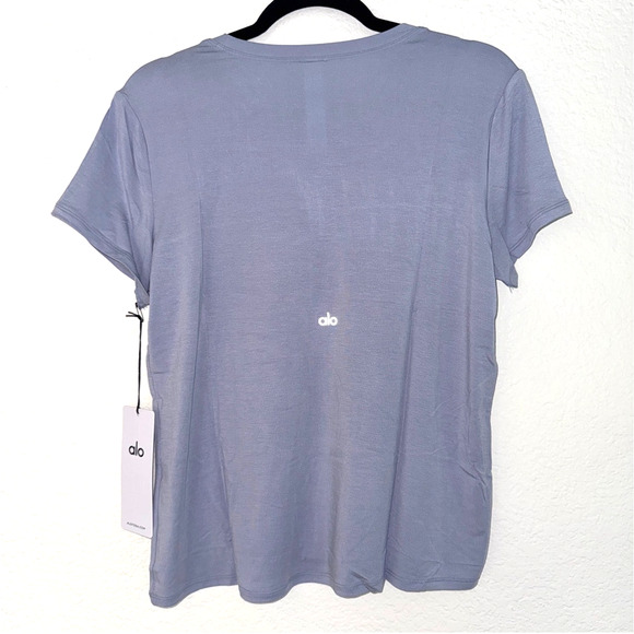 Alo All Day Short Sleeve Top in Winter Frost Color Size Small NWT - Picture 2 of 3